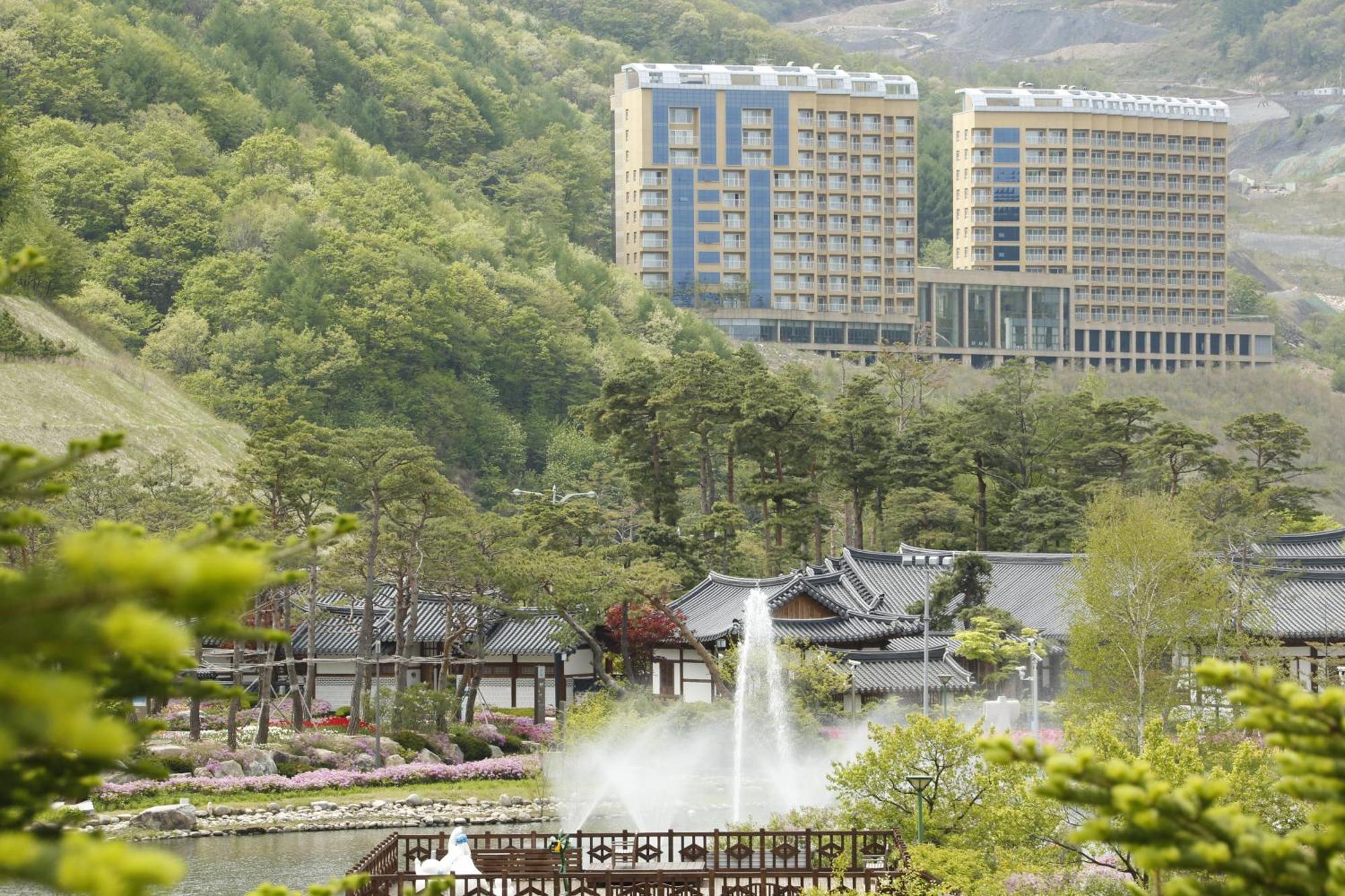 High Castle Resort Jeongseon Buitenkant foto